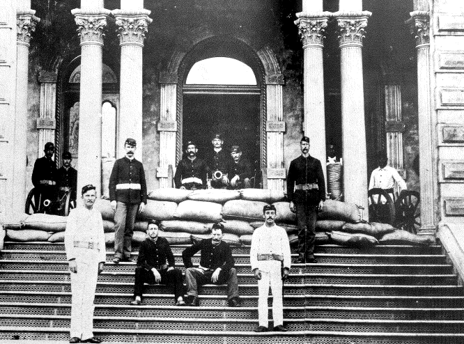 Provisional Government troops at Iolani Palace, front steps