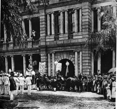 Queen Liliuokalani leaves Aliiolani Hale, 1/14/1893