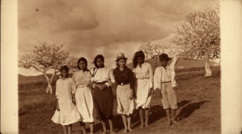 Some of the belles - Easter Id. - Pacific Ocean