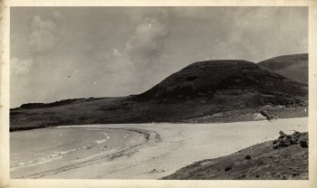 Anakena Bay ...