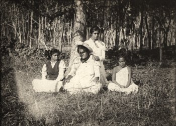 Group in Eucalyptus Park ...